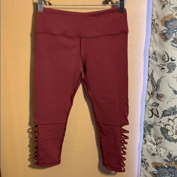Glyder Maroon Straptastic Crops XS - Picture 2 of 9
